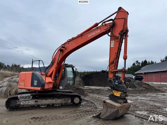 Escavadora de rastos Hitachi ZX225USR crawler excavator w/ tiltrotator and grad
