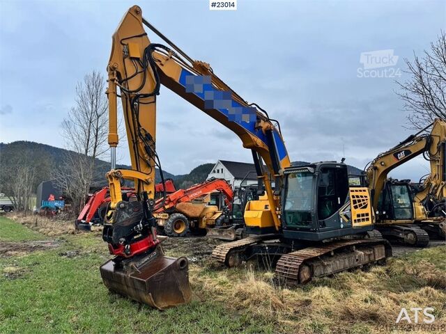 Vikšrinis ekskavatorius Kato HD823