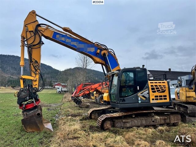 Vikšrinis ekskavatorius Kato HD823