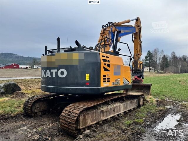 Vikšrinis ekskavatorius Kato HD823