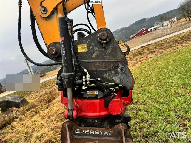 Vikšrinis ekskavatorius Kato HD823