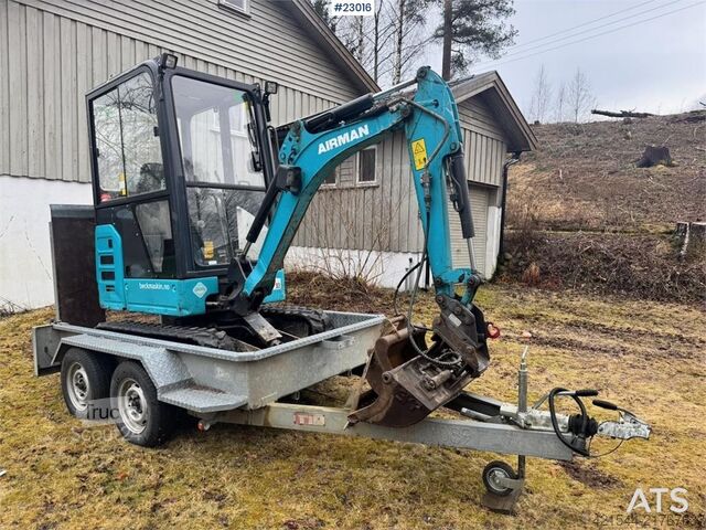 Mini-pelle Airman AX19-6A mini excavator with 2 buckets and 2014 mac