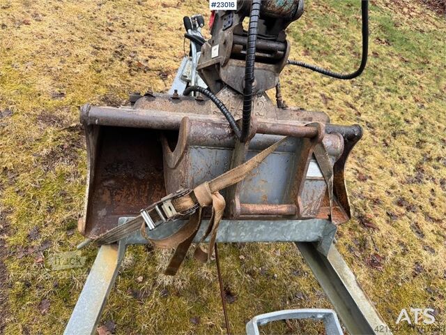 Mini-escavadora Airman AX19-6A mini excavator with 2 buckets and 2014 mac