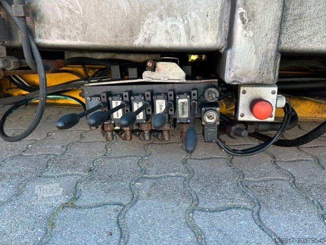 Āķa konteineru automašīna CarlLoosen KFK20 20m³ Container Heckbeladesystem