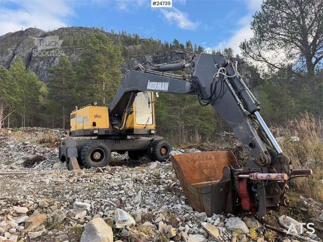  Åkerman EW230 wheeled excavator with two buckets and tiltr