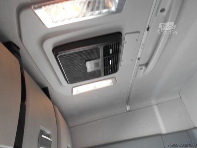 Trator de estrada padrão RENAULT T480