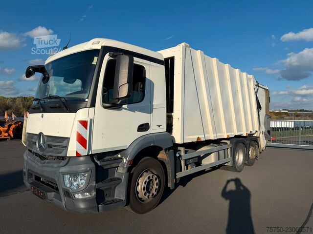 Çöp kamyonu MERCEDES-BENZ Antos 2533 6x2 Faun Variopress 524 + Zoeller
