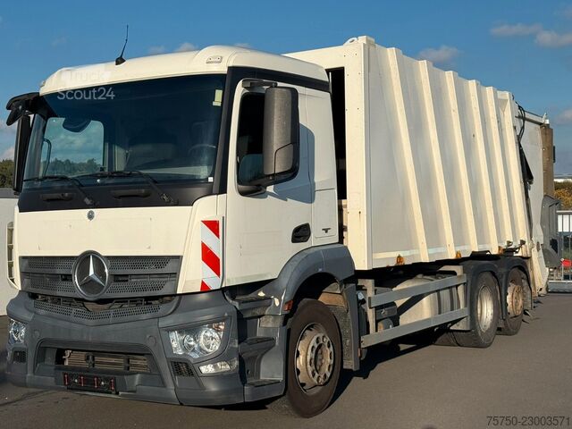 Çöp kamyonu MERCEDES-BENZ Antos 2533 6x2 Faun Variopress 524 + Zoeller