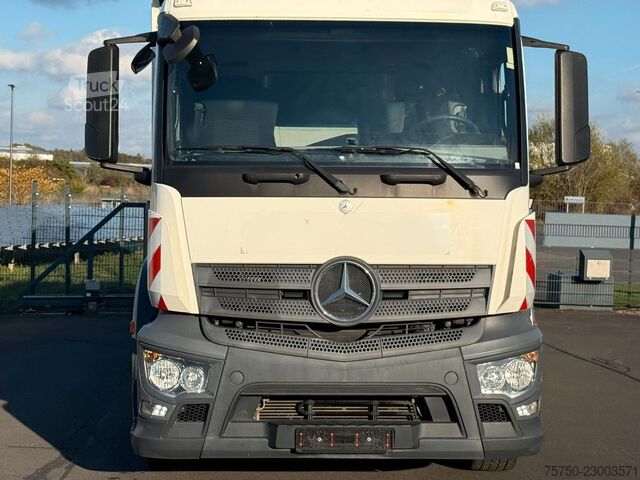 Çöp kamyonu MERCEDES-BENZ Antos 2533 6x2 Faun Variopress 524 + Zoeller