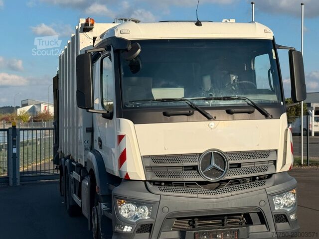 Çöp kamyonu MERCEDES-BENZ Antos 2533 6x2 Faun Variopress 524 + Zoeller