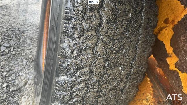 Tieranaura Caterpillar 140G grader. WATCH VIDEO