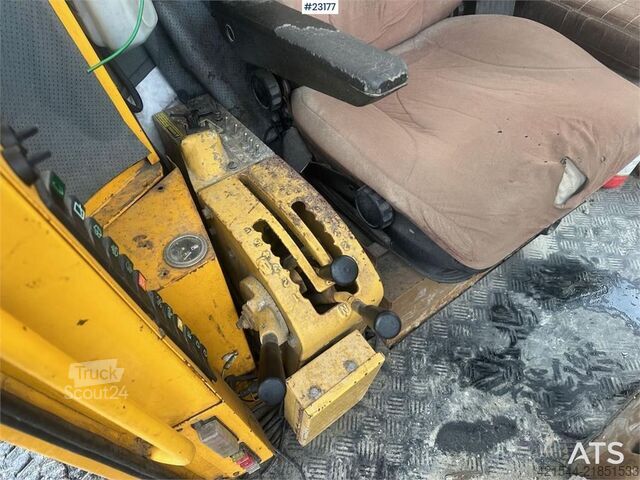 Tieranaura Caterpillar 140G grader. WATCH VIDEO