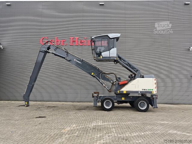 Máquina de manuseamento de materiais Terex TWH 224 S5