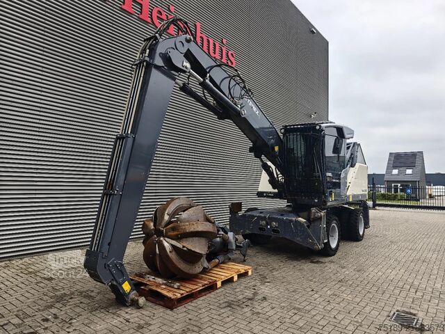 Máquina de manuseamento de materiais Terex TWH 220 S5
