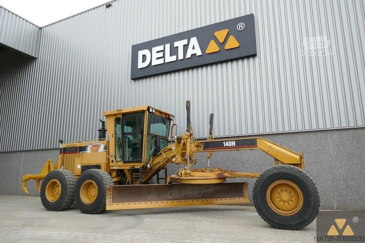 Grader Caterpillar 140H