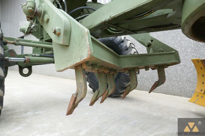 Grader Caterpillar 130G Ex-army