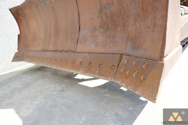 Bouteur Caterpillar D7F Ex-army