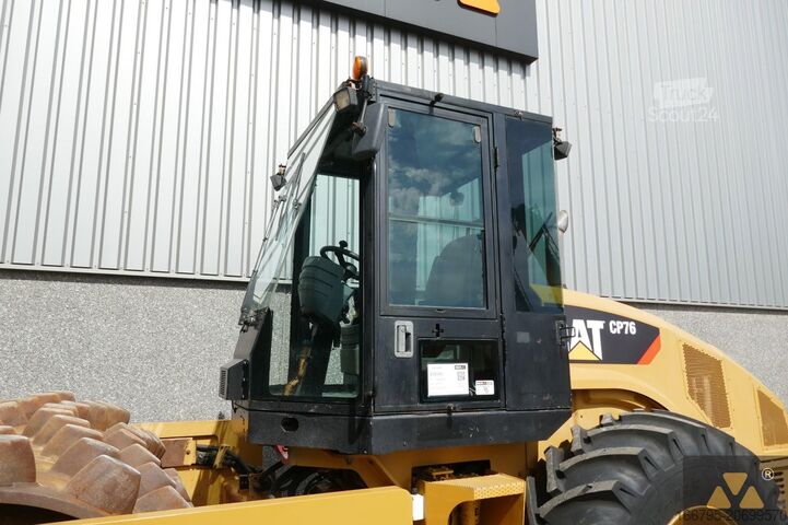 Rouleau à tambour unique Caterpillar CP76