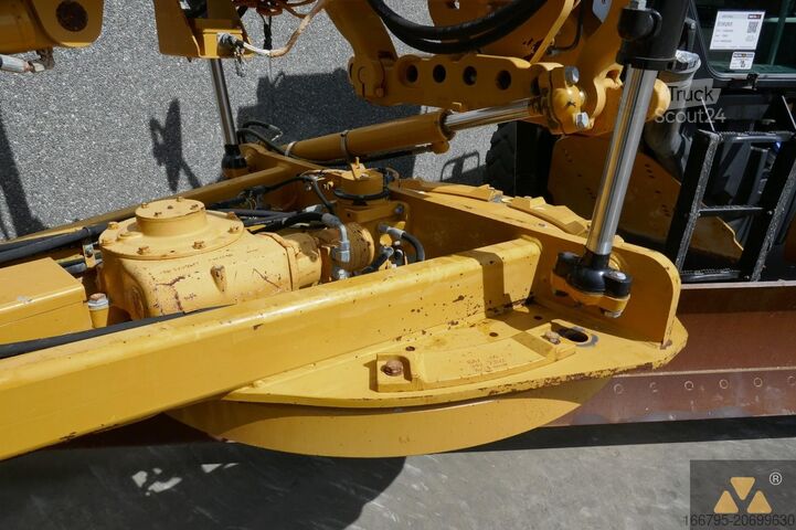 Grader Caterpillar 12M3