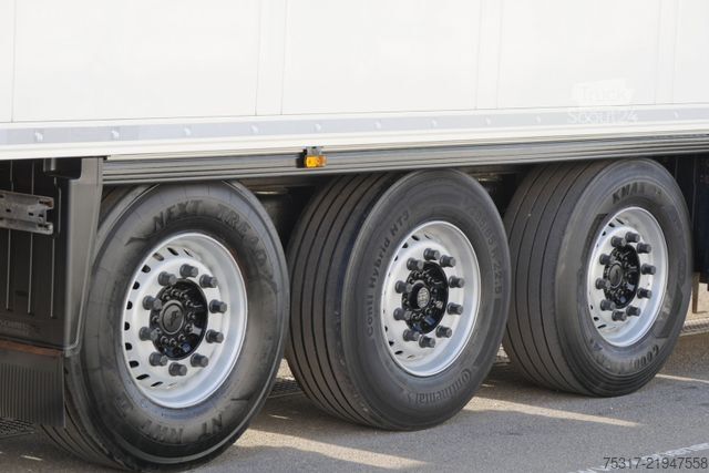 Chladený náves SCHMITZ CARGOBULL SKO 24/TK SLX i 300/DOPPELSTOCK /BLUMEN/LBW 2000