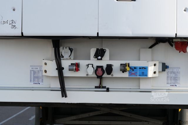 Chladený náves SCHMITZ CARGOBULL SKO 24/TK SLX i 300/DOPPELSTOCK /BLUMEN/LBW 2000