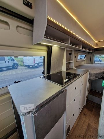 Avtodom PÖSSL Summit Shine 640 Automat Premium