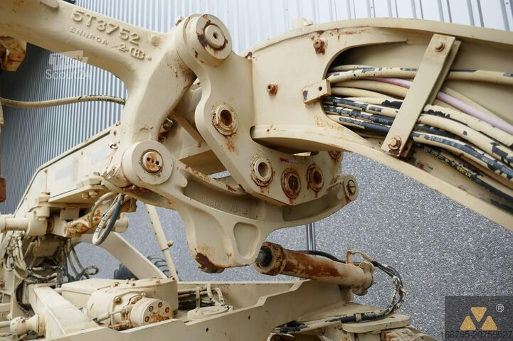 Niveladora Caterpillar 130G Ex-army