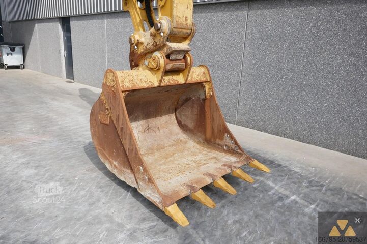 Excavadora sobre orugas Caterpillar 320