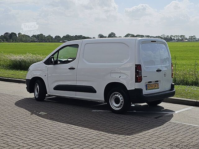 Bőrönd OPEL COMBO 1.5 L1 Navi Airco NAP AC