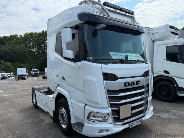 Tracteur routier standard DAF XF 530