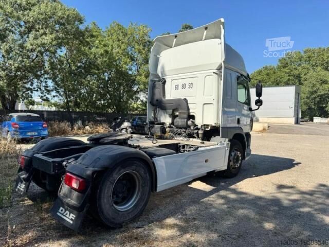 Tracteur routier standard DAF XF 530