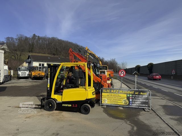 Ανυψωτικό περονοφόρο με εμπρόσθιο φορτηγό HYSTER J2.2 XN Triplex Seitenschieber Freihubmast