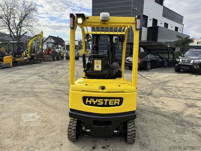 Ανυψωτικό περονοφόρο με εμπρόσθιο φορτηγό HYSTER J2.2 XN Triplex Seitenschieber Freihubmast