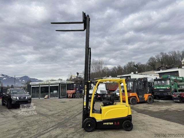 Ανυψωτικό περονοφόρο με εμπρόσθιο φορτηγό HYSTER J2.2 XN Triplex Seitenschieber Freihubmast