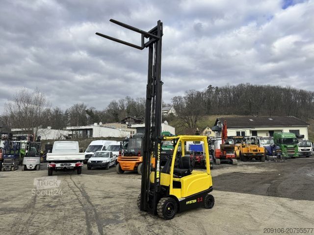 Ανυψωτικό περονοφόρο με εμπρόσθιο φορτηγό HYSTER J2.2 XN Triplex Seitenschieber Freihubmast