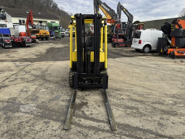 Ανυψωτικό περονοφόρο με εμπρόσθιο φορτηγό HYSTER J2.2 XN Triplex Seitenschieber Freihubmast