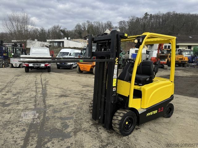 Ανυψωτικό περονοφόρο με εμπρόσθιο φορτηγό HYSTER J2.2 XN Triplex Seitenschieber Freihubmast