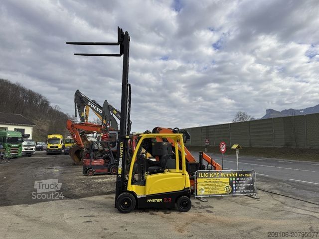 Ανυψωτικό περονοφόρο με εμπρόσθιο φορτηγό HYSTER J2.2 XN Triplex Seitenschieber Freihubmast