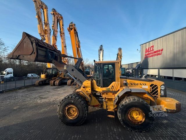 Kolesni nakladalnik VOLVO Volvo L120 F