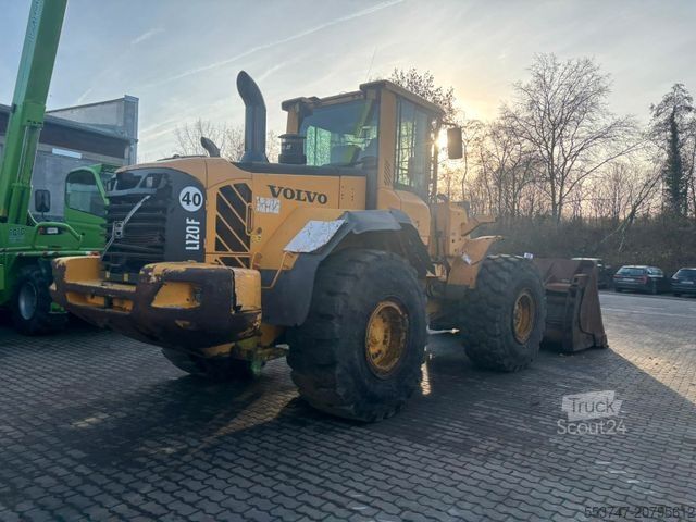 Kolesni nakladalnik VOLVO Volvo L120 F