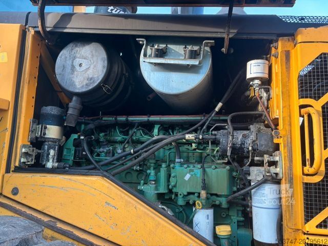 Kolesni nakladalnik VOLVO Volvo L120 F