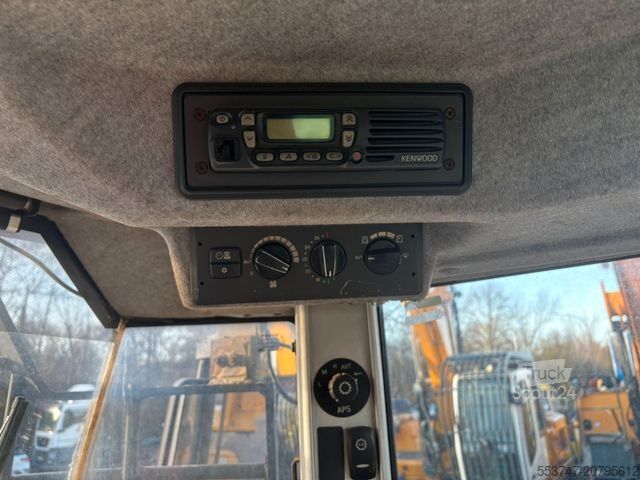 Kolesni nakladalnik VOLVO Volvo L120 F