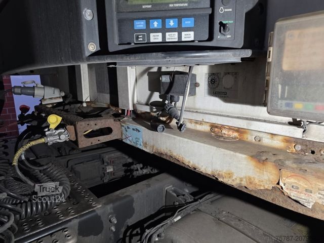 Šaldytuvas puspriekabė SCHMITZ CARGOBULL City Tiefkühler, 2. Achs drehbar, 3 to Ladebordw