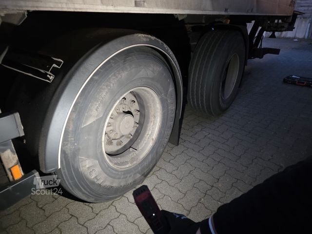 Šaldytuvas puspriekabė SCHMITZ CARGOBULL City Tiefkühler, 2. Achs drehbar, 3 to Ladebordw