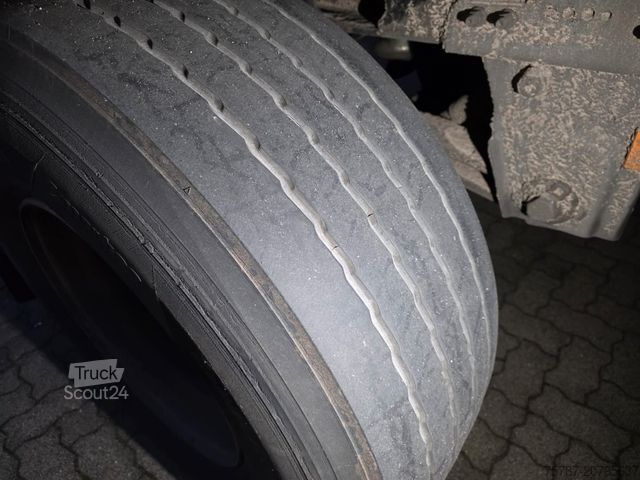 Šaldytuvas puspriekabė SCHMITZ CARGOBULL City Tiefkühler, 2. Achs drehbar, 3 to Ladebordw