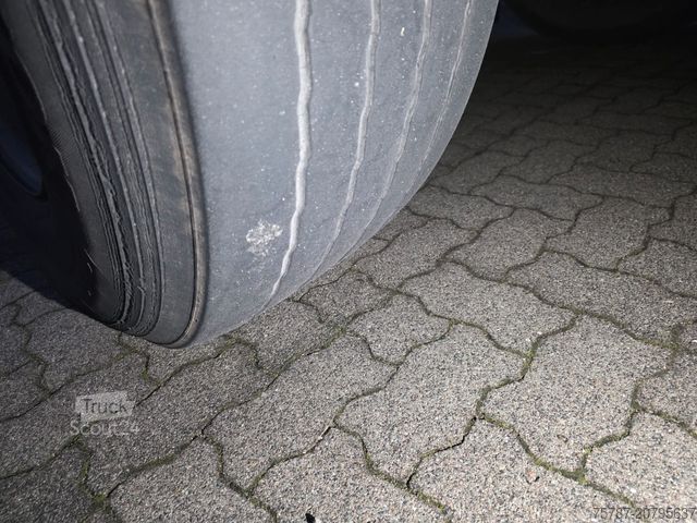 Šaldytuvas puspriekabė SCHMITZ CARGOBULL City Tiefkühler, 2. Achs drehbar, 3 to Ladebordw