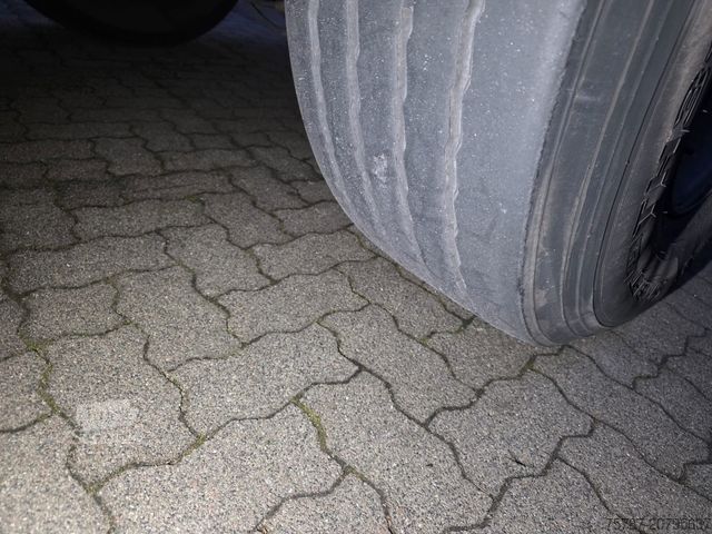 Šaldytuvas puspriekabė SCHMITZ CARGOBULL City Tiefkühler, 2. Achs drehbar, 3 to Ladebordw