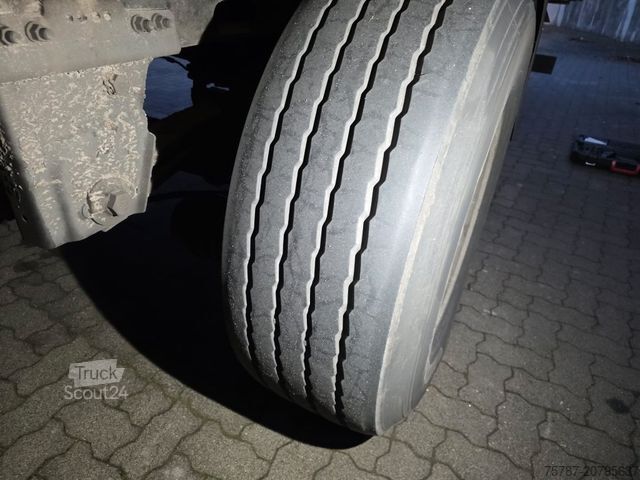 Šaldytuvas puspriekabė SCHMITZ CARGOBULL City Tiefkühler, 2. Achs drehbar, 3 to Ladebordw