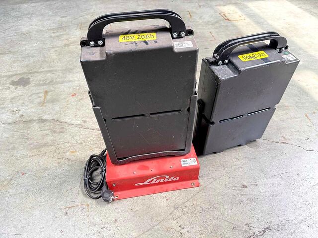 2x akumulátor + nabíječka 2022 Linde MT12 MT15 Linde 48V
