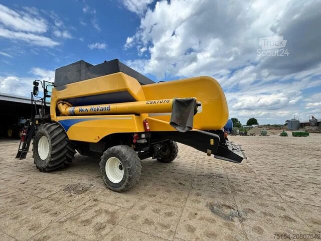 Kombajn sklízecí New Holland CSX7070